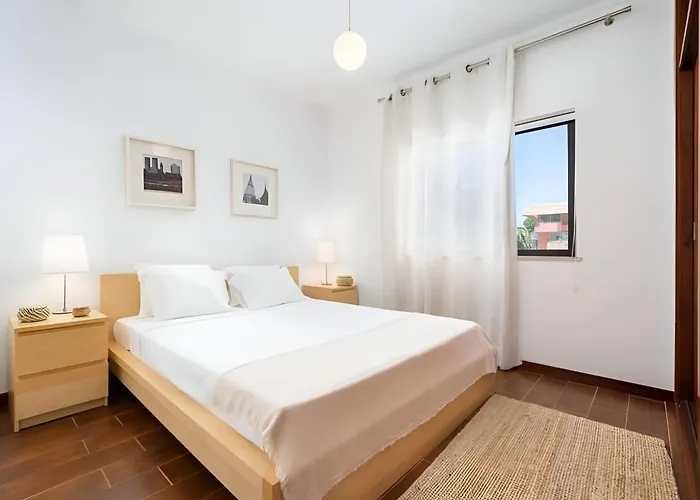 Sal Da Viana, Modern Ground Floor,