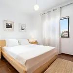 Sal Da Viana, Modern Ground Floor,
