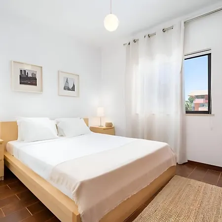 Sal Da Viana, Modern Ground Floor,